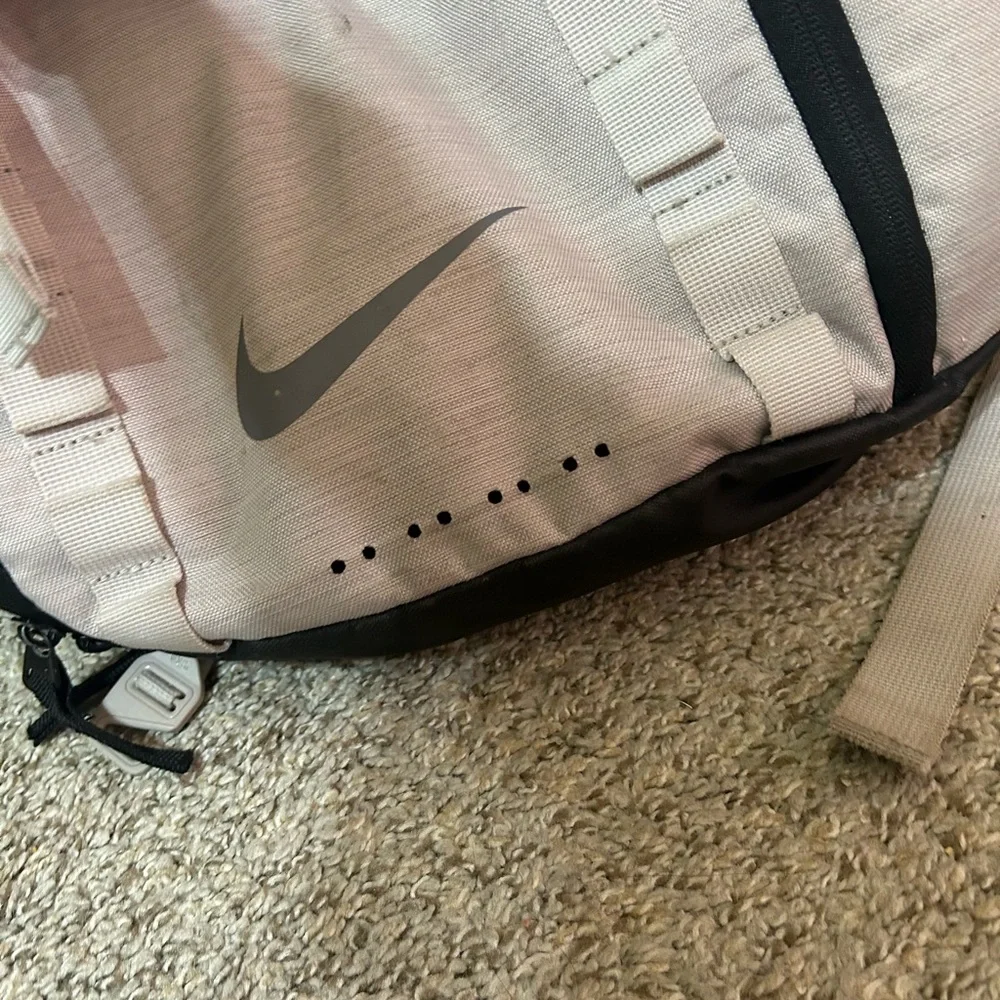 NIKE Kyrie Irving Elite Basketball Bag Backpack Cream Black Travel Spacious Gym